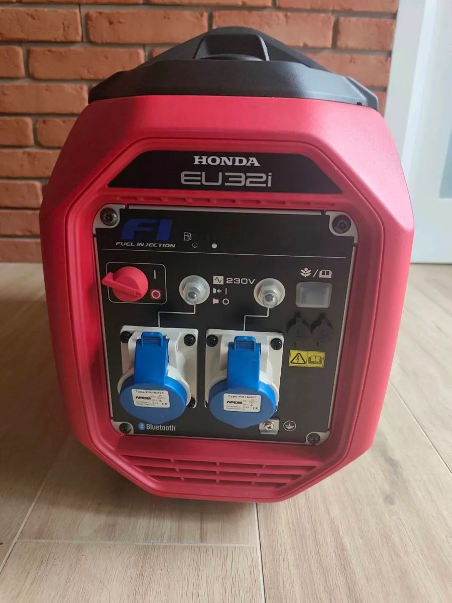 Honda EU32i invertor generator - Image 1