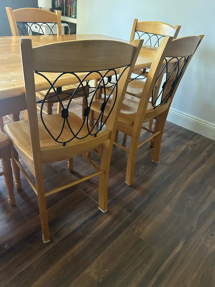 Kitchen table and chairs - Image 3