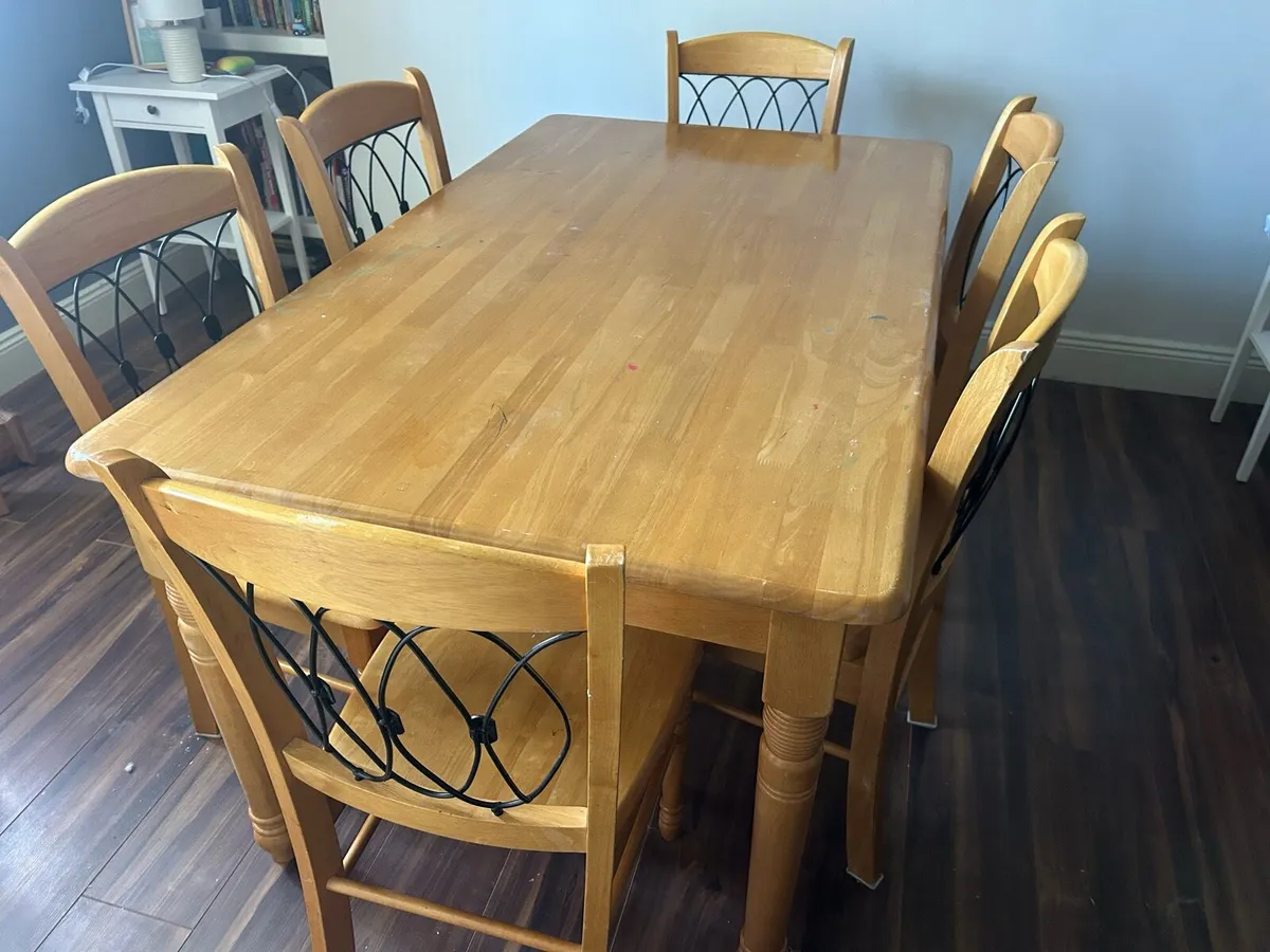 Kitchen table and chairs - Image 4