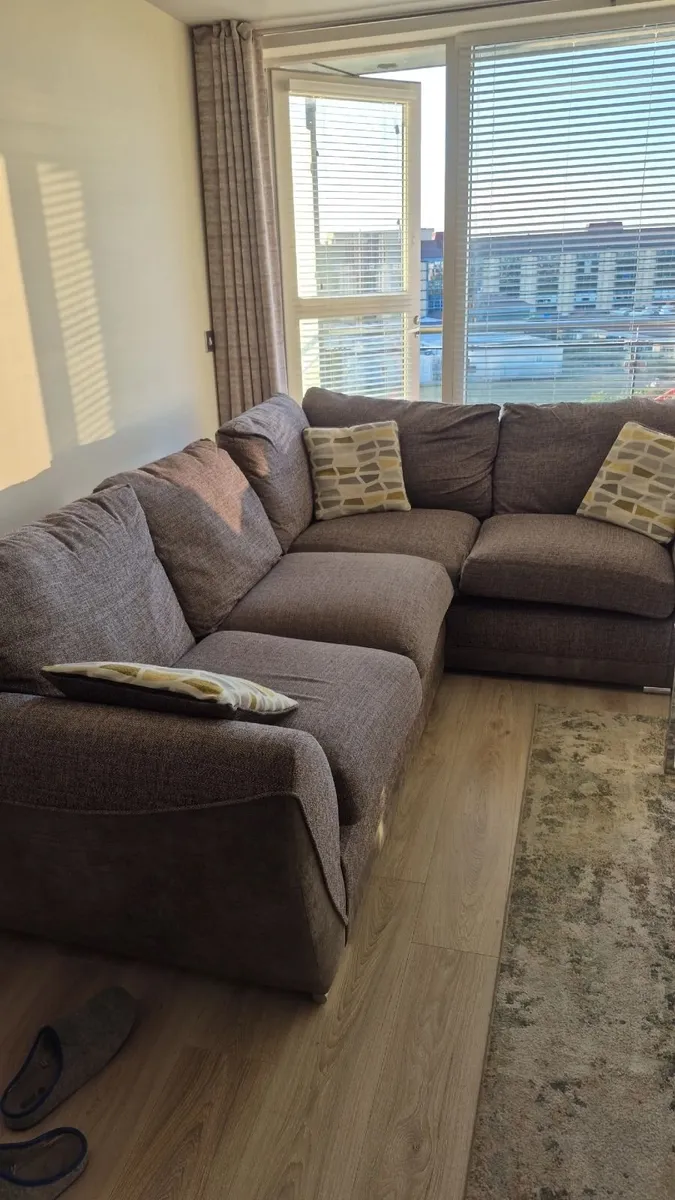Large L shape sofa - Image 2