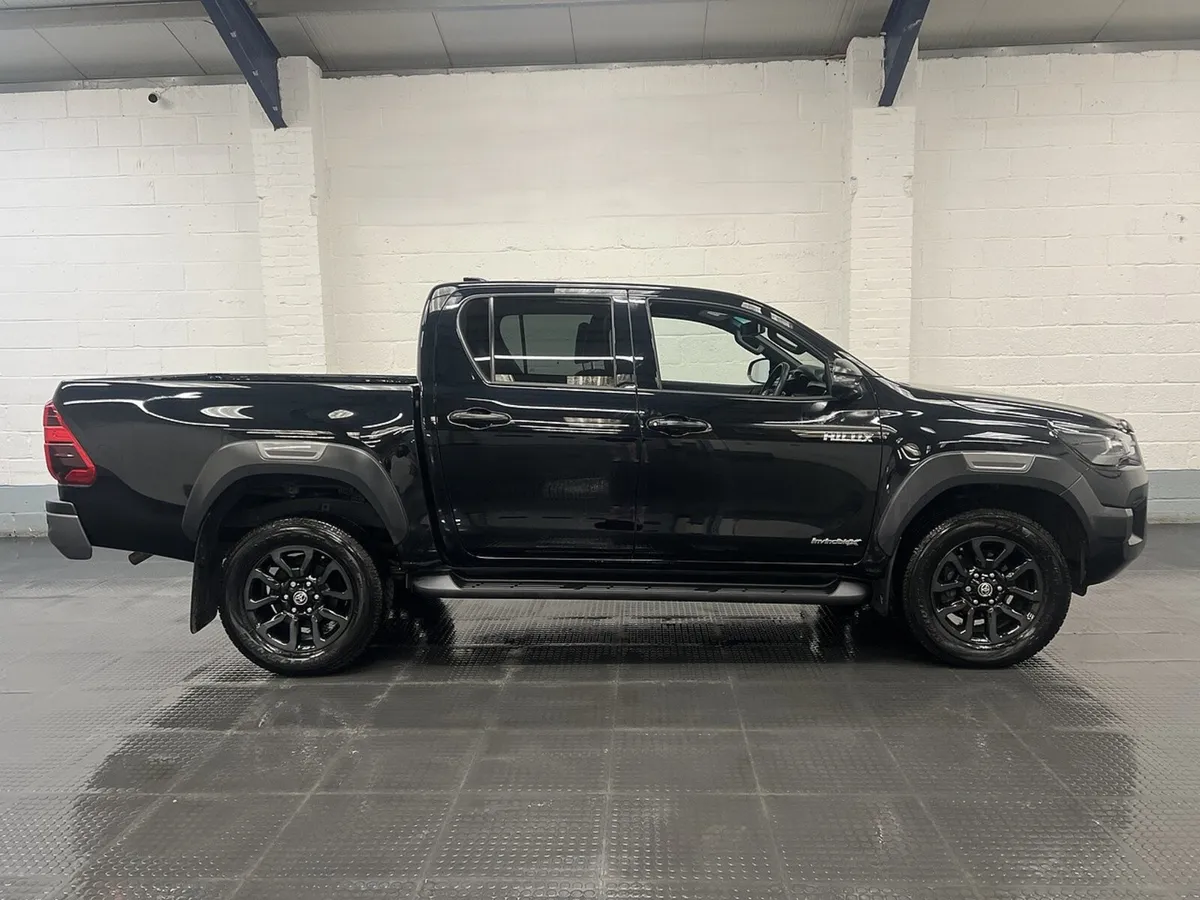 2025 Toyota Hilux PickUp Van - Image 1