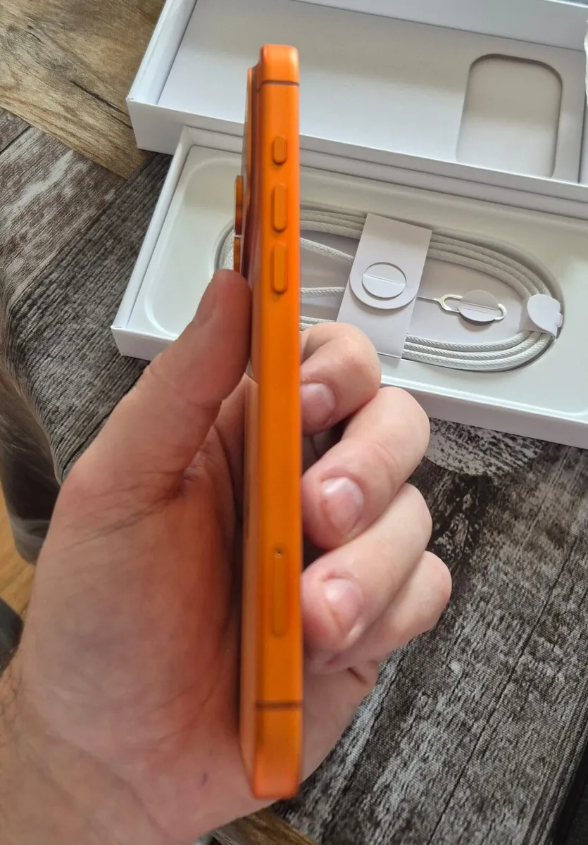 iPhone 17 pro max - Image 2