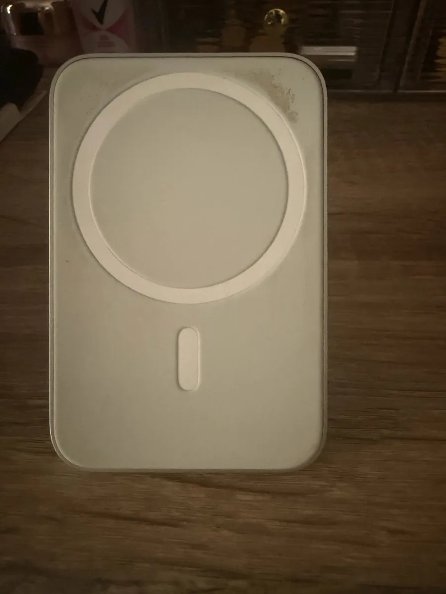 Apple iPhone magnetic holder