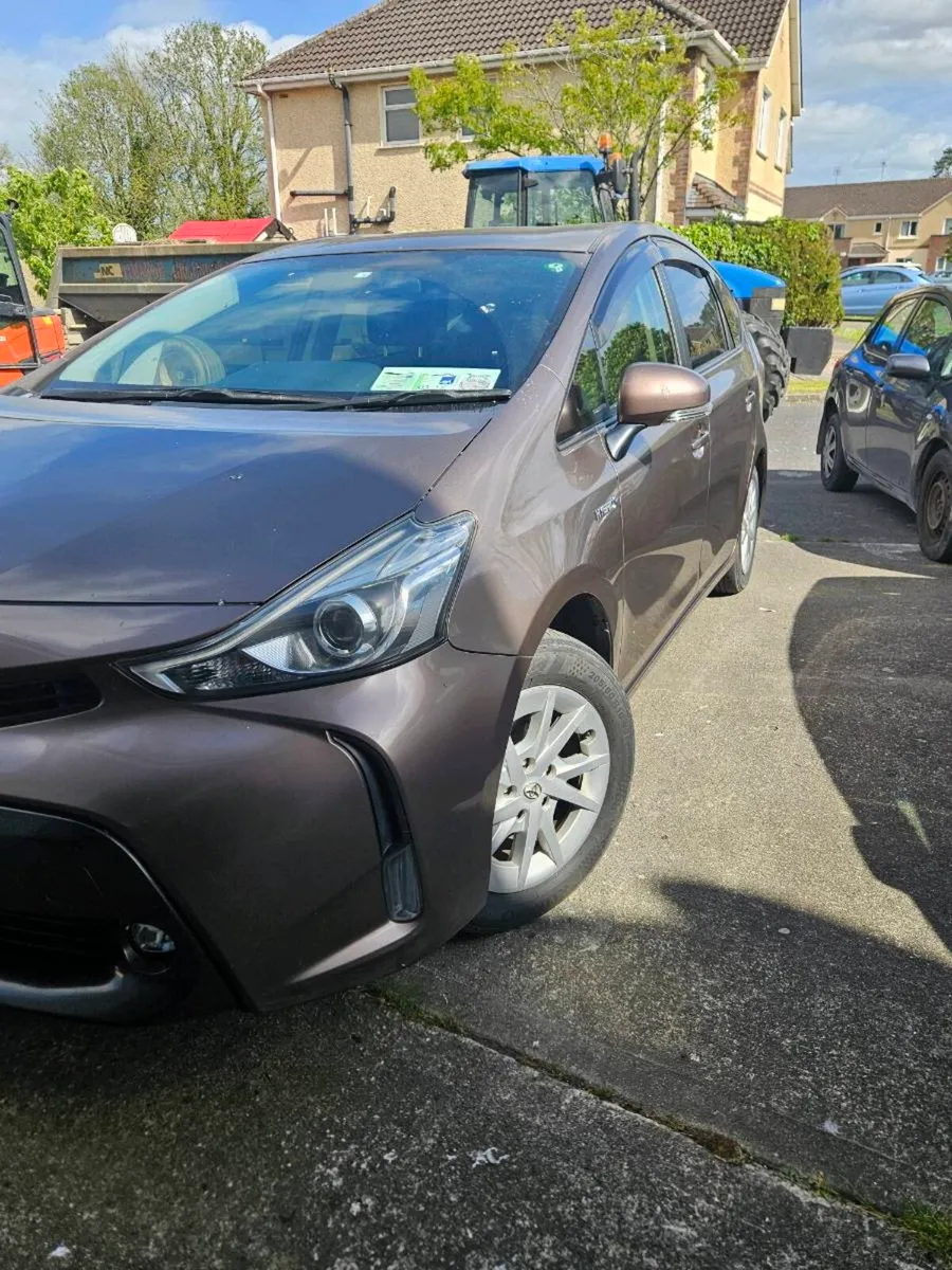 2014 Toyota Prius Alpha G Touring 7 Seater.

Only - Image 2
