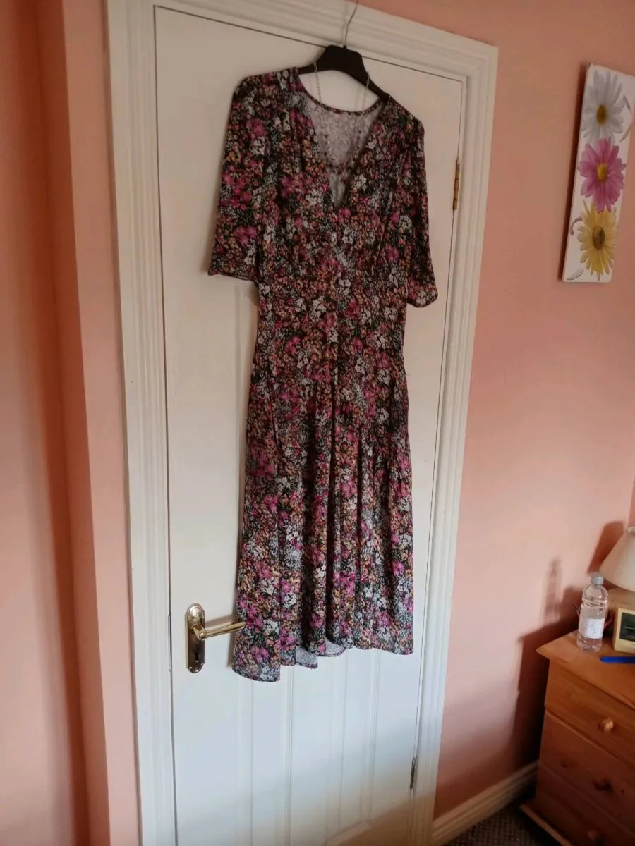 Dress/new/ FREE chain to match - Image 3