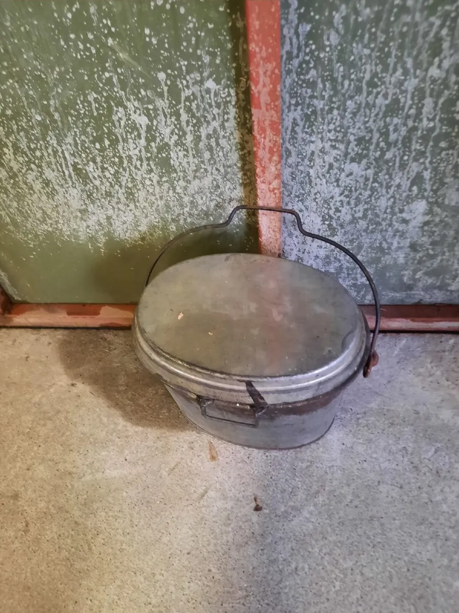 Vintage galvanized bucket - Image 1