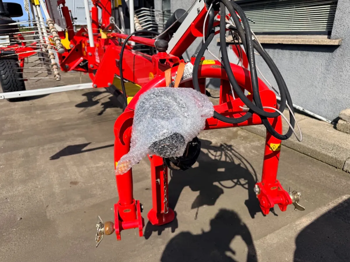 2021 Pottinger 762C Rake - Image 3