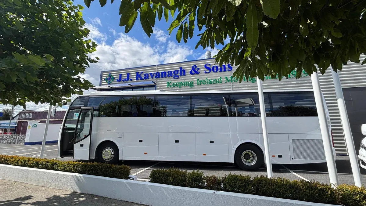 Volvo 9700 53 Seater Coach - Image 2