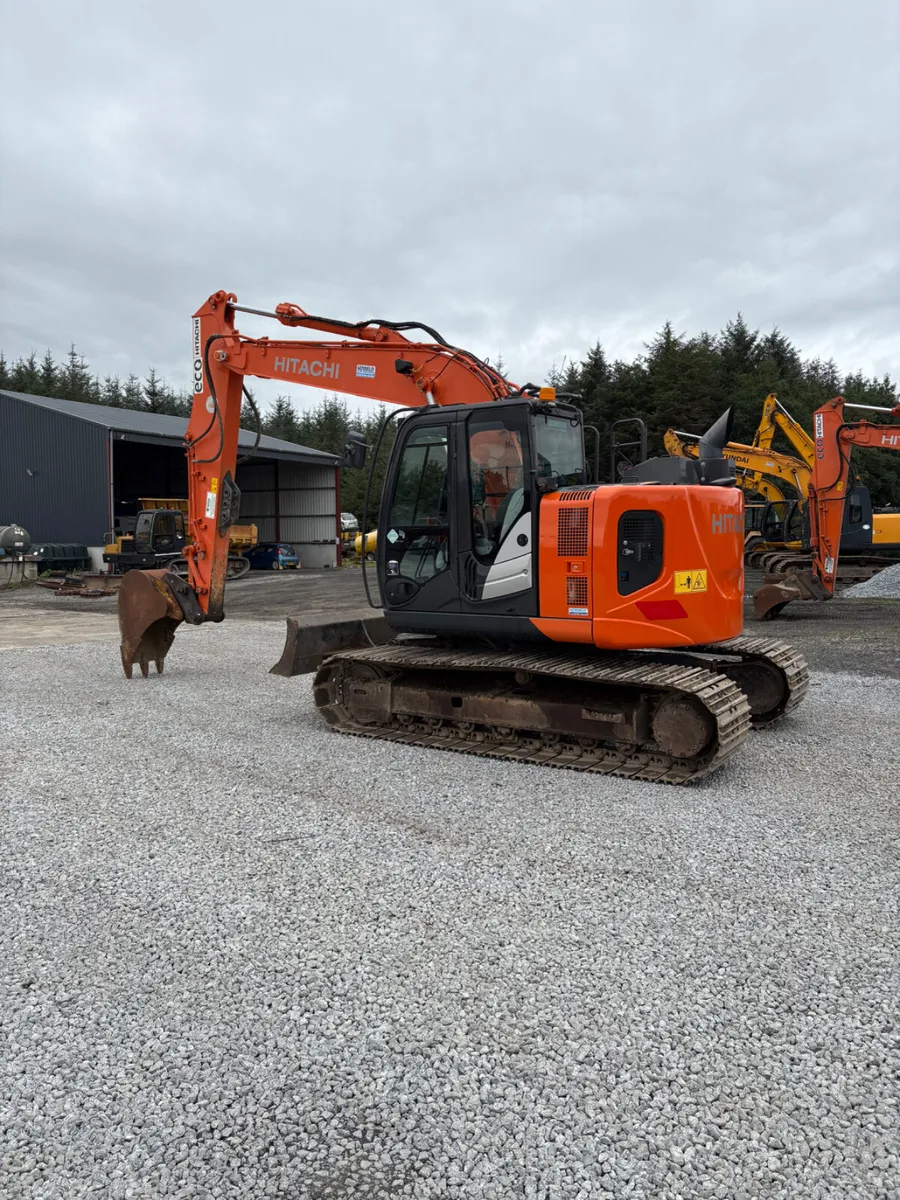 Hitachi zx135-6.           2018 - Image 2