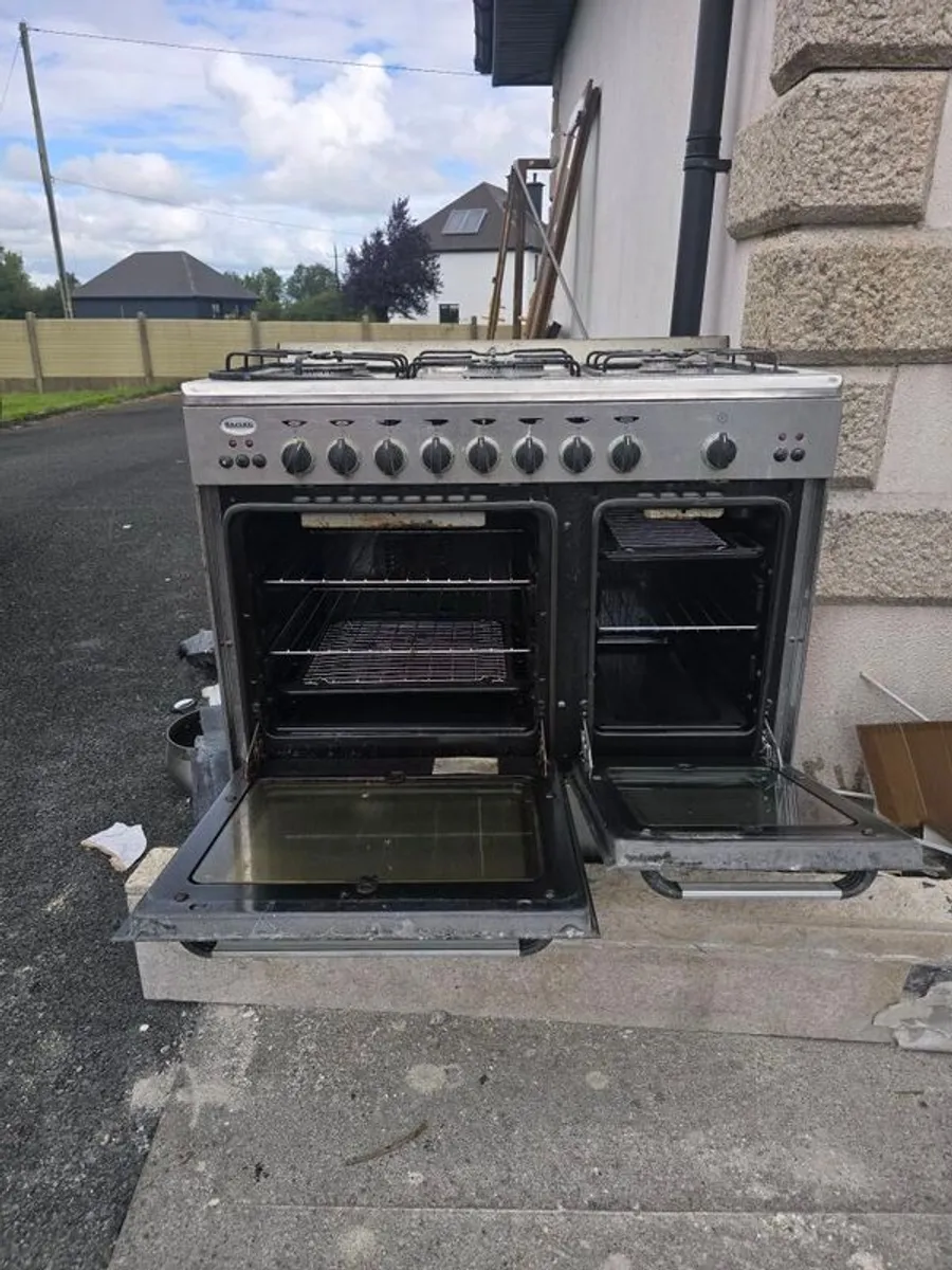 Beumatic Freestanding 90cm dual-fuel cooker - Image 3