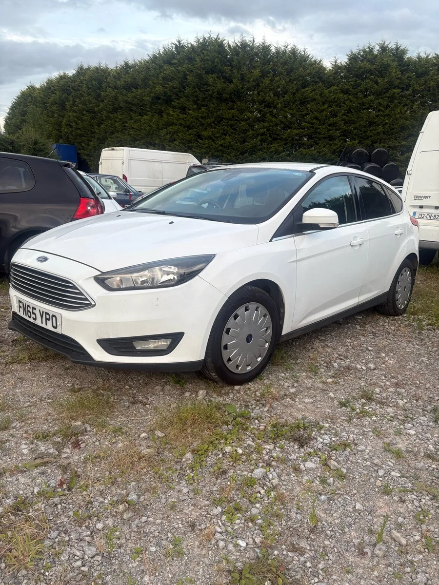 2015 ford focus - Image 2