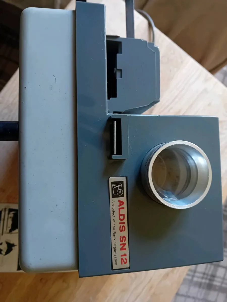 Aldis SN 12 projector& Skreen. - Image 1