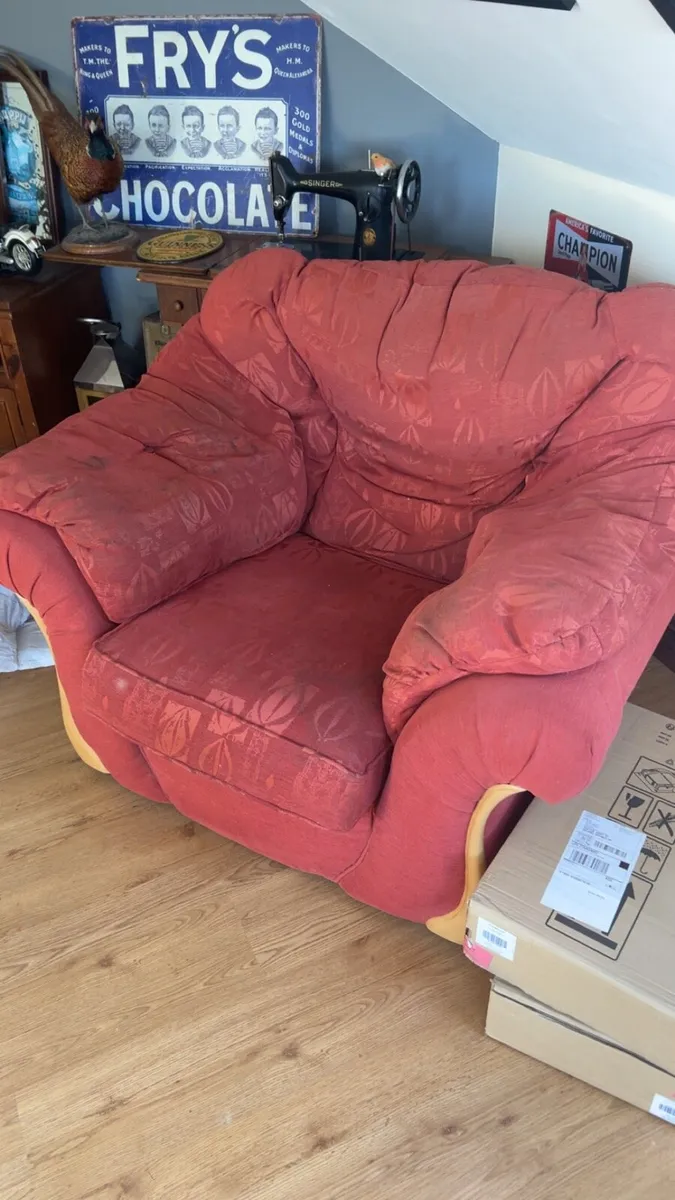 Couch and armchairs - Image 2