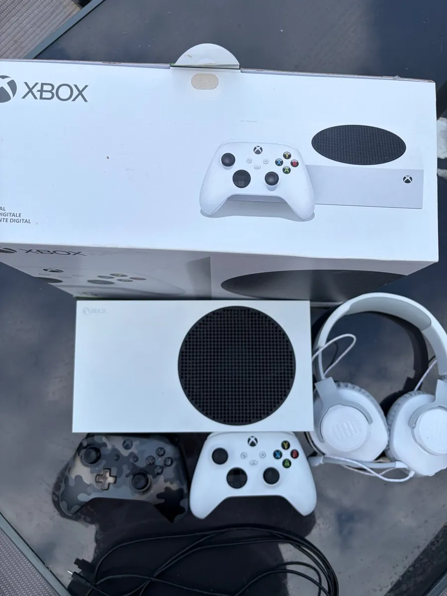 Xbox series S bundle - Image 3