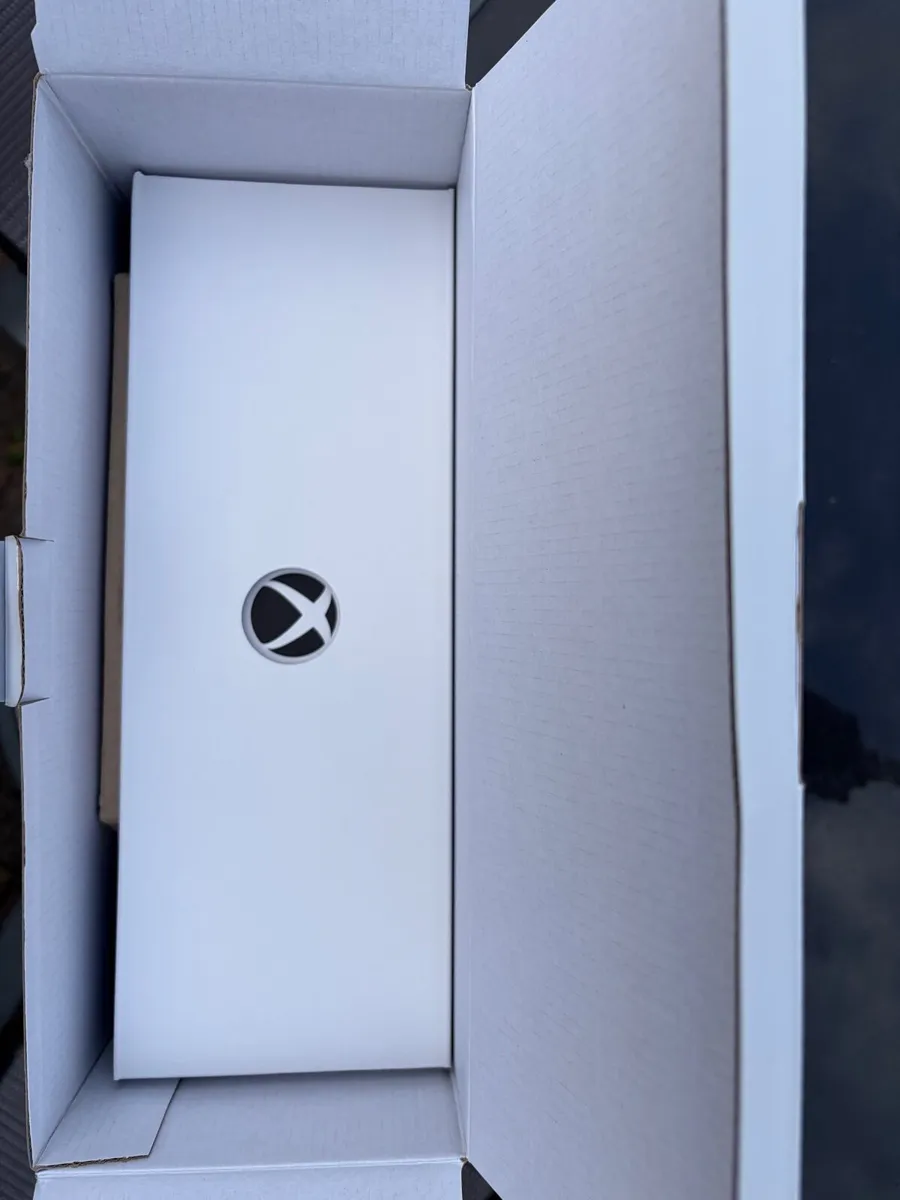 Xbox series S bundle - Image 4
