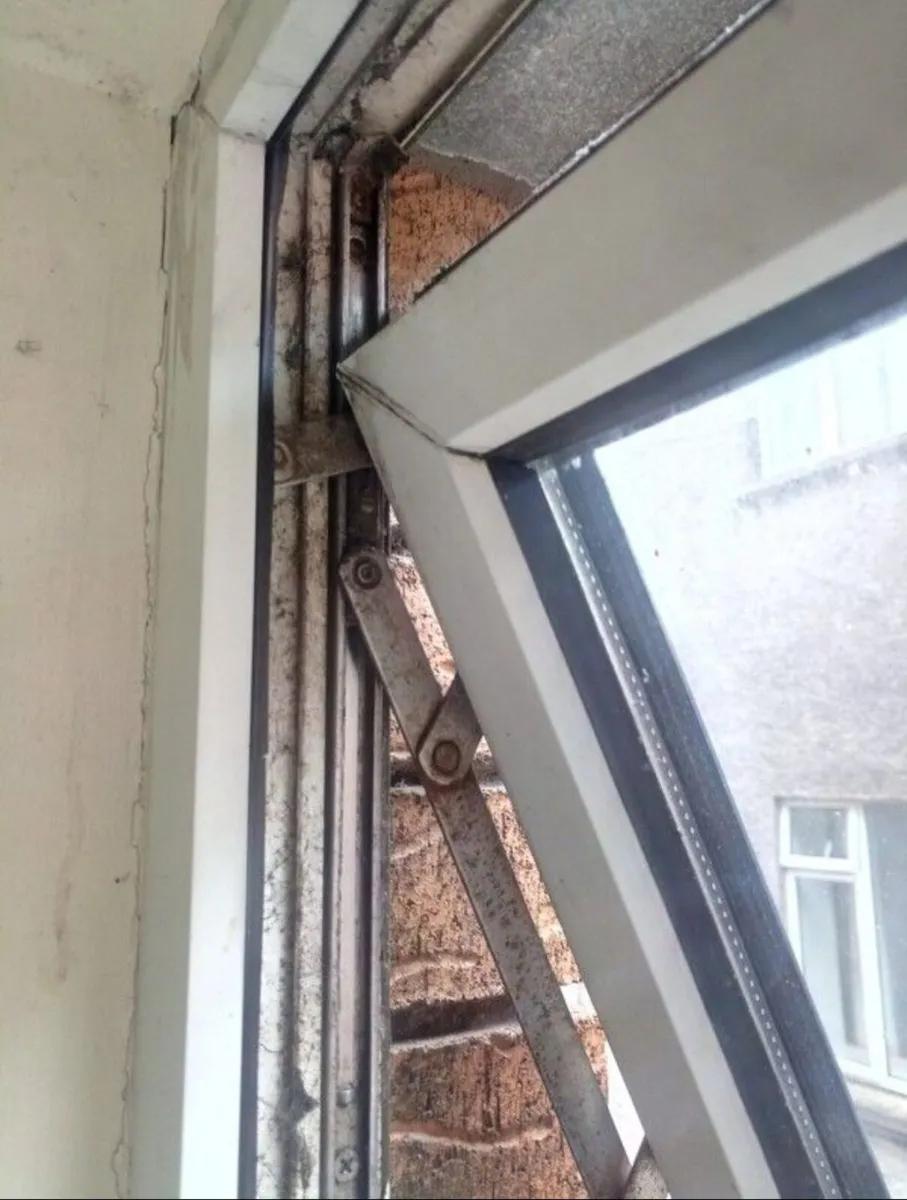 Window and door repairs - Image 2