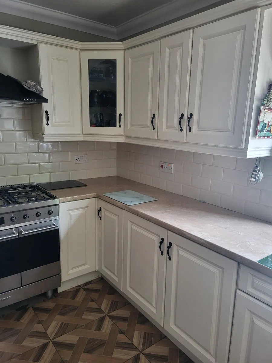 Kitchen Units - Image 1