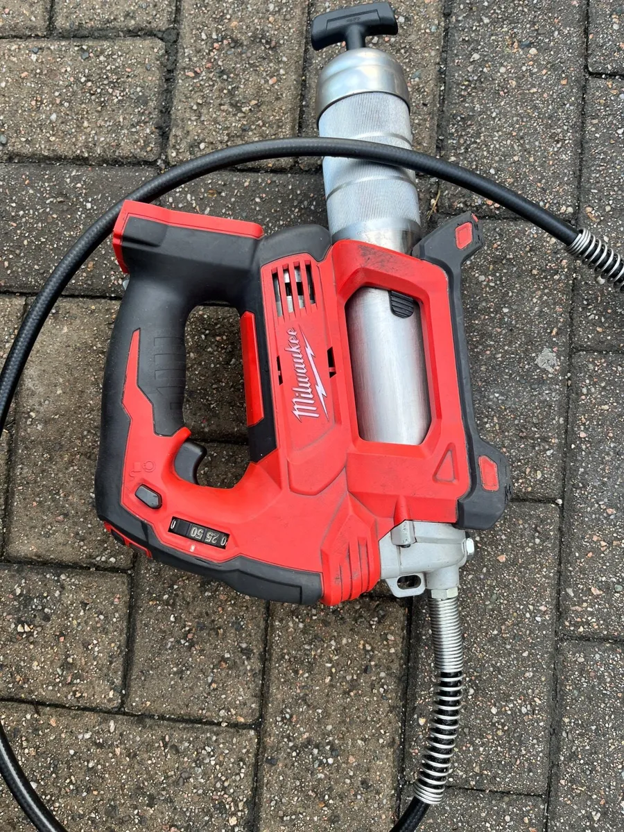 Grease gun - Image 1
