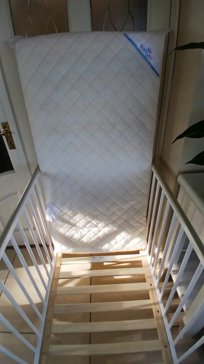 Cot 120 x 60 + mattress. - Image 4