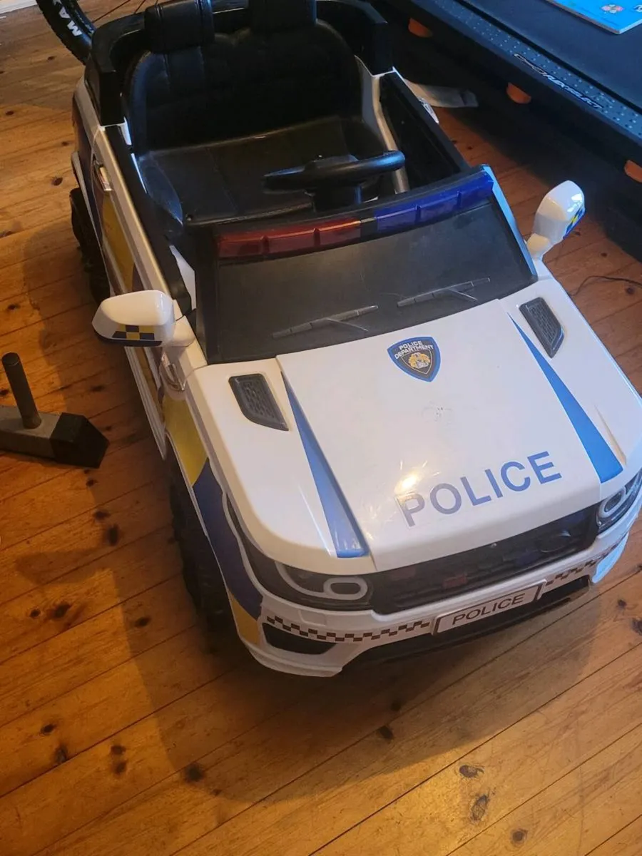 Ride on police jeep - Image 1