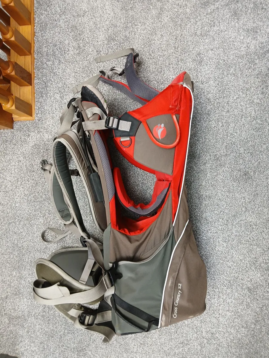 Child hiking carrier - Image 1