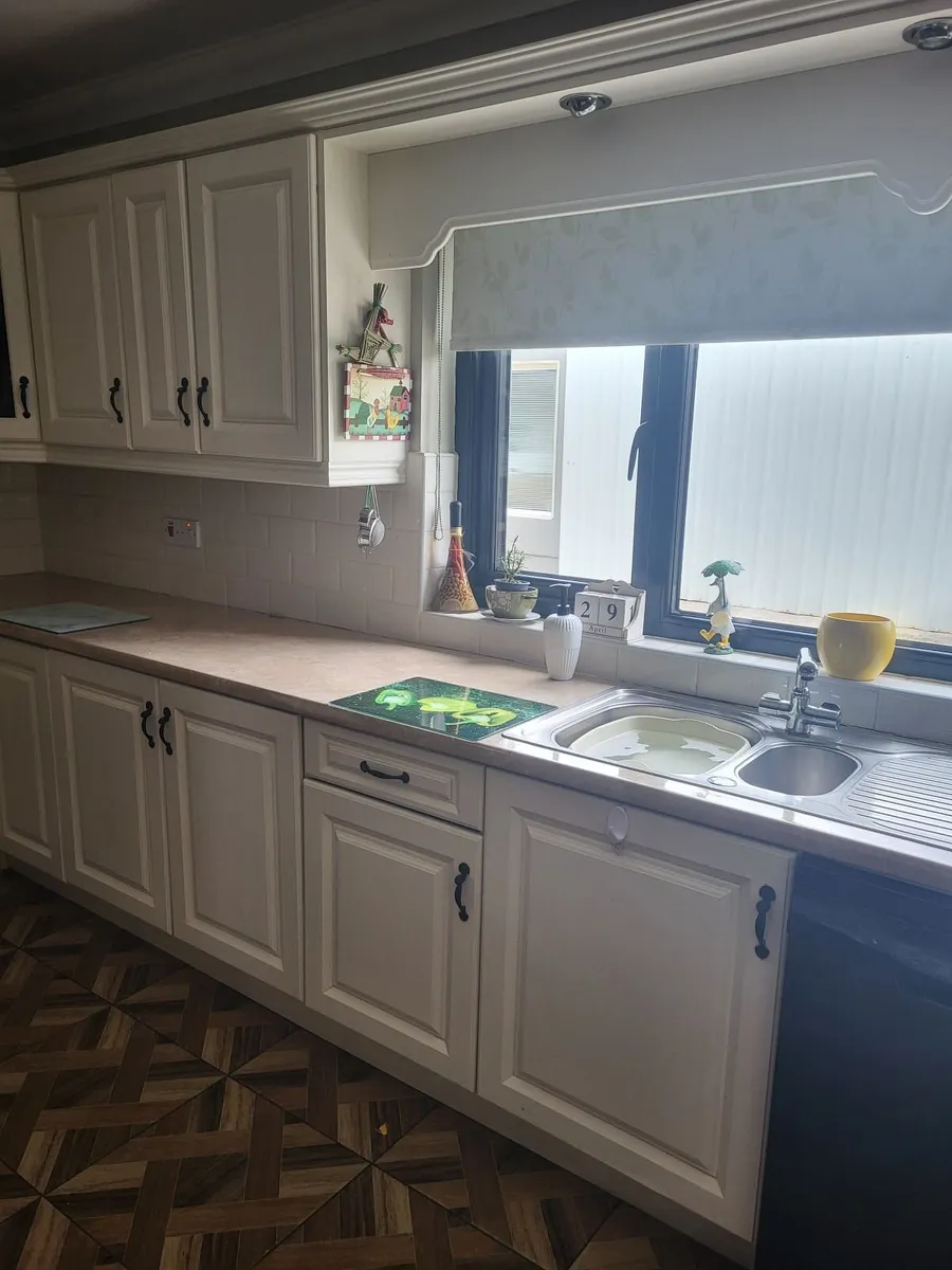 Kitchen Units - Image 3