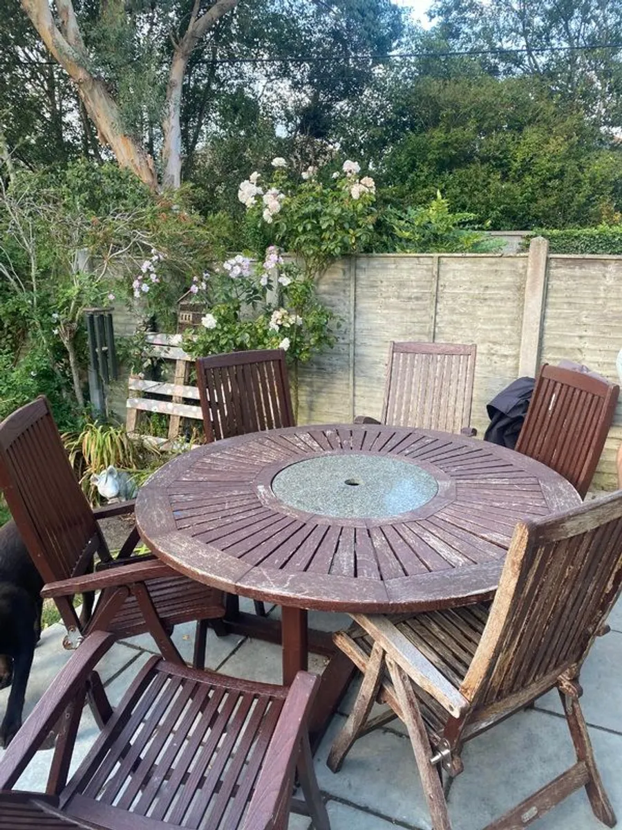 Teak garden table & chairs - Image 2
