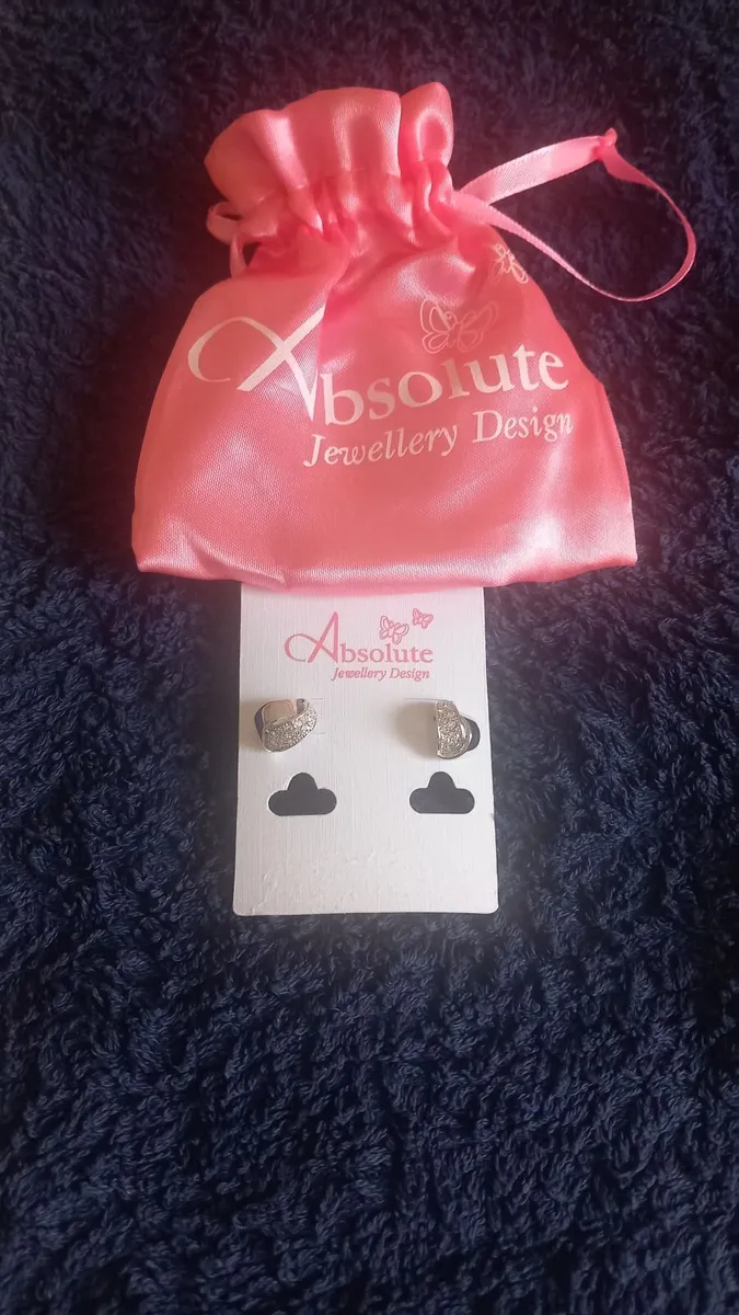 Jewellery - Image 1