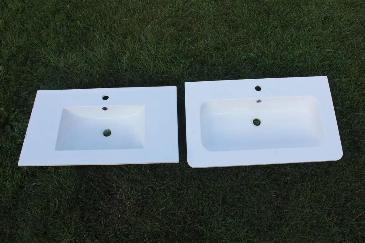 Two wash hand basins - Image 1