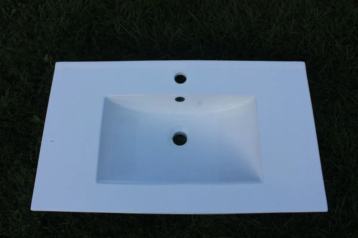 Two wash hand basins - Image 4