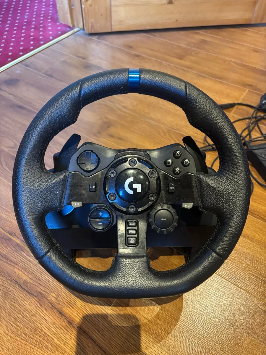 Logitech G923 PS5 steering wheel and pedals - Image 3