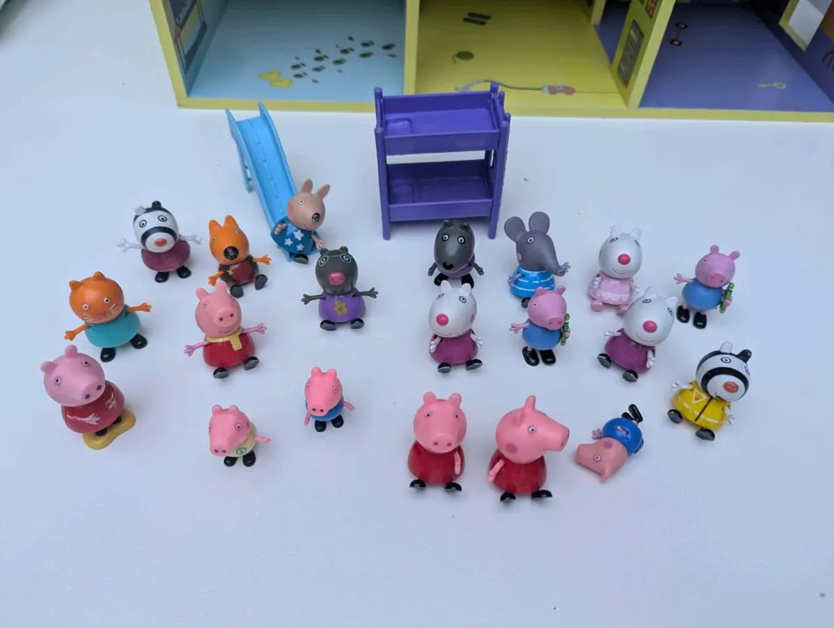 18 Peppa Pig Figures & Accessories Bundle - Image 2