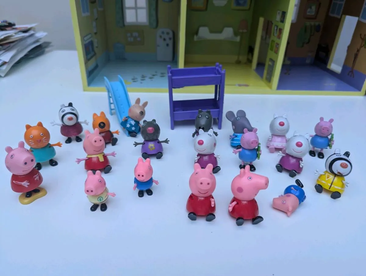 18 Peppa Pig Figures & Accessories Bundle - Image 3