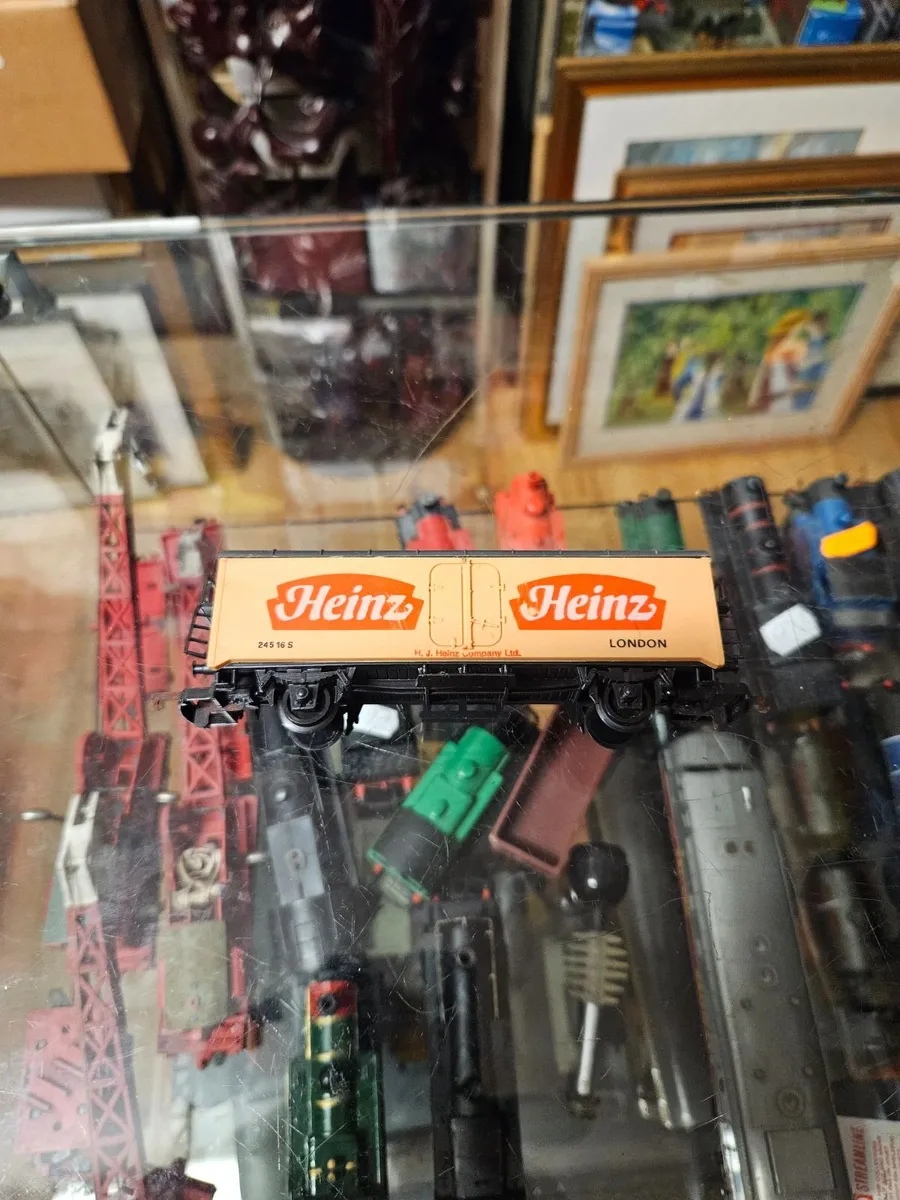 Hornby Lima OO Gauge Wagon