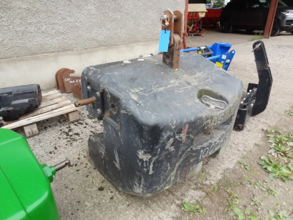 Case Front Tractor Weight 1000KG - Image 3