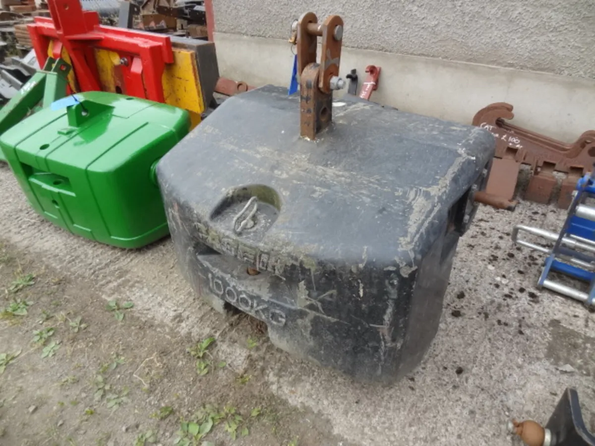 Case Front Tractor Weight 1000KG - Image 1