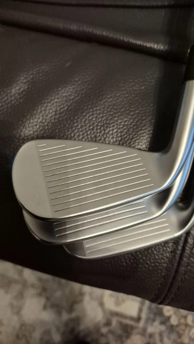 Mizuno JPX 921 irons - Image 2