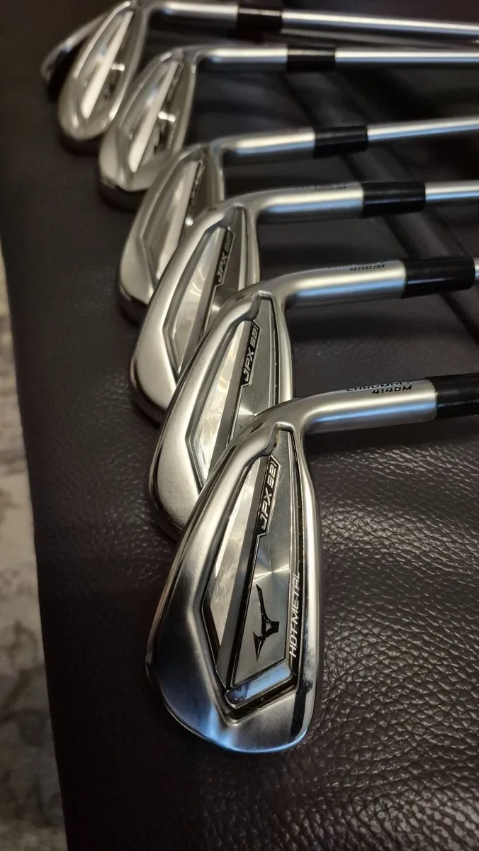 Mizuno JPX 921 irons - Image 1