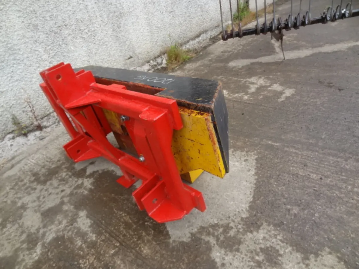 1200KG Tractor Weight - Image 3