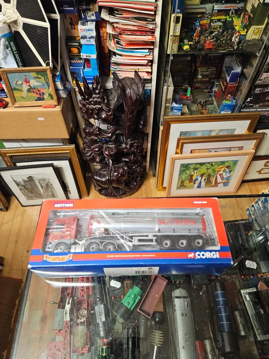 Corgi DAF Tractor Unit and Tanker Trailer 1.50 - Image 1