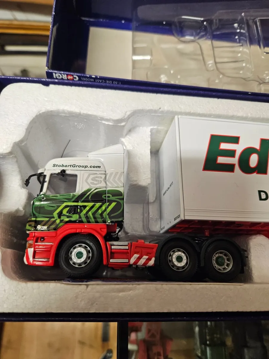 Corgi Scania Tractor Unit and Trailer Eddie Stobar - Image 2