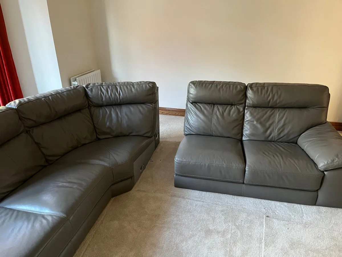 Beautiful grey sofa in perfect condition - Image 2
