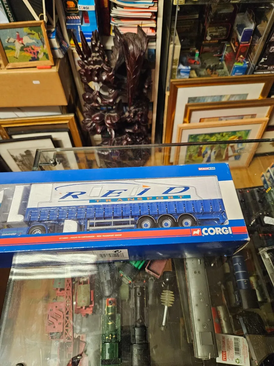 Corgi Volvo Tractor Unit and Trailer Reid Transpor - Image 4
