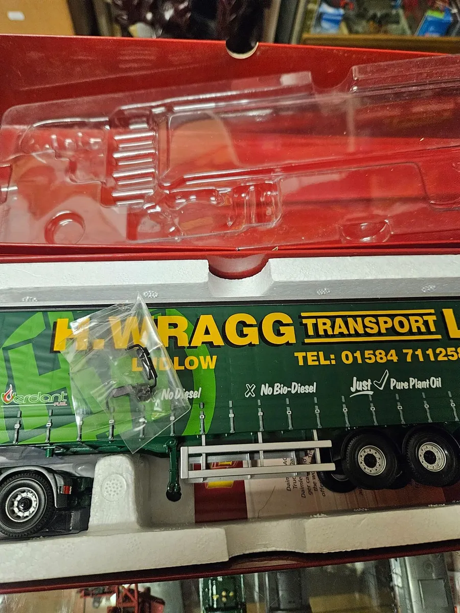 Corgi Mercedes Tractor Unit and Trailer 1.50 - Image 3