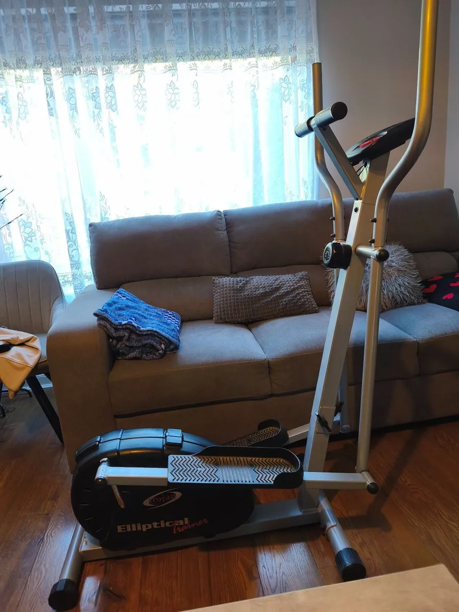 Cross trainer - Image 1