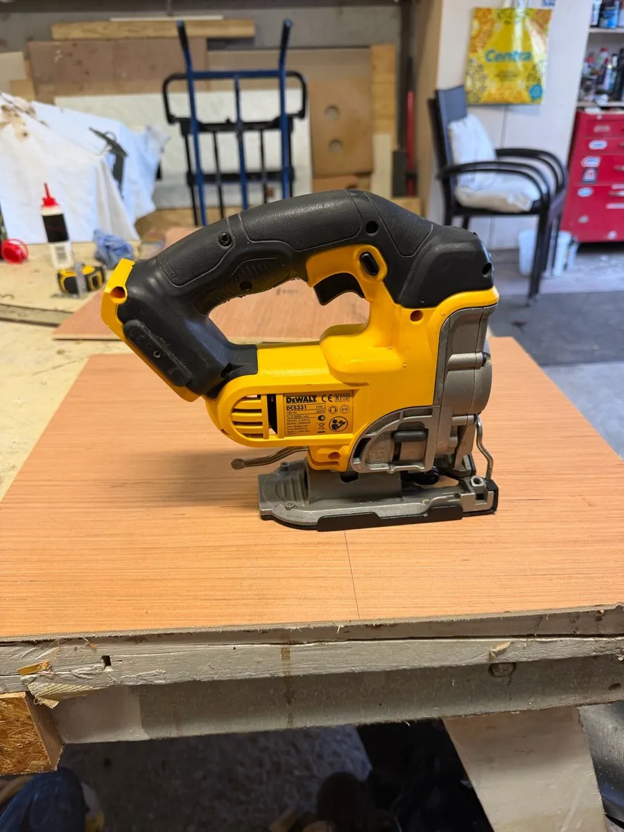 Dewalt dcs331 jigsaw - Image 1