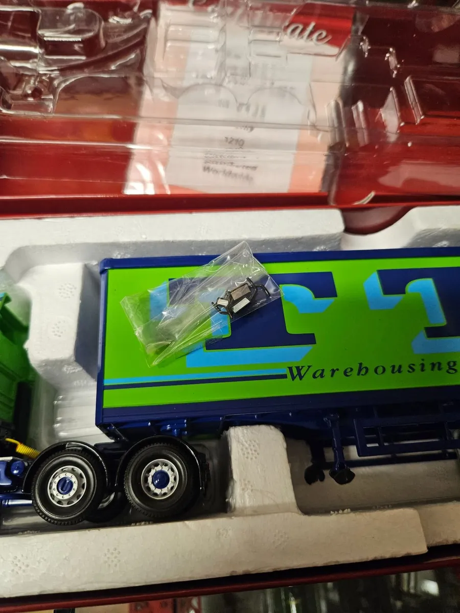 Corgi Renault Tractor Unit and Trailer 1.50 - Image 3
