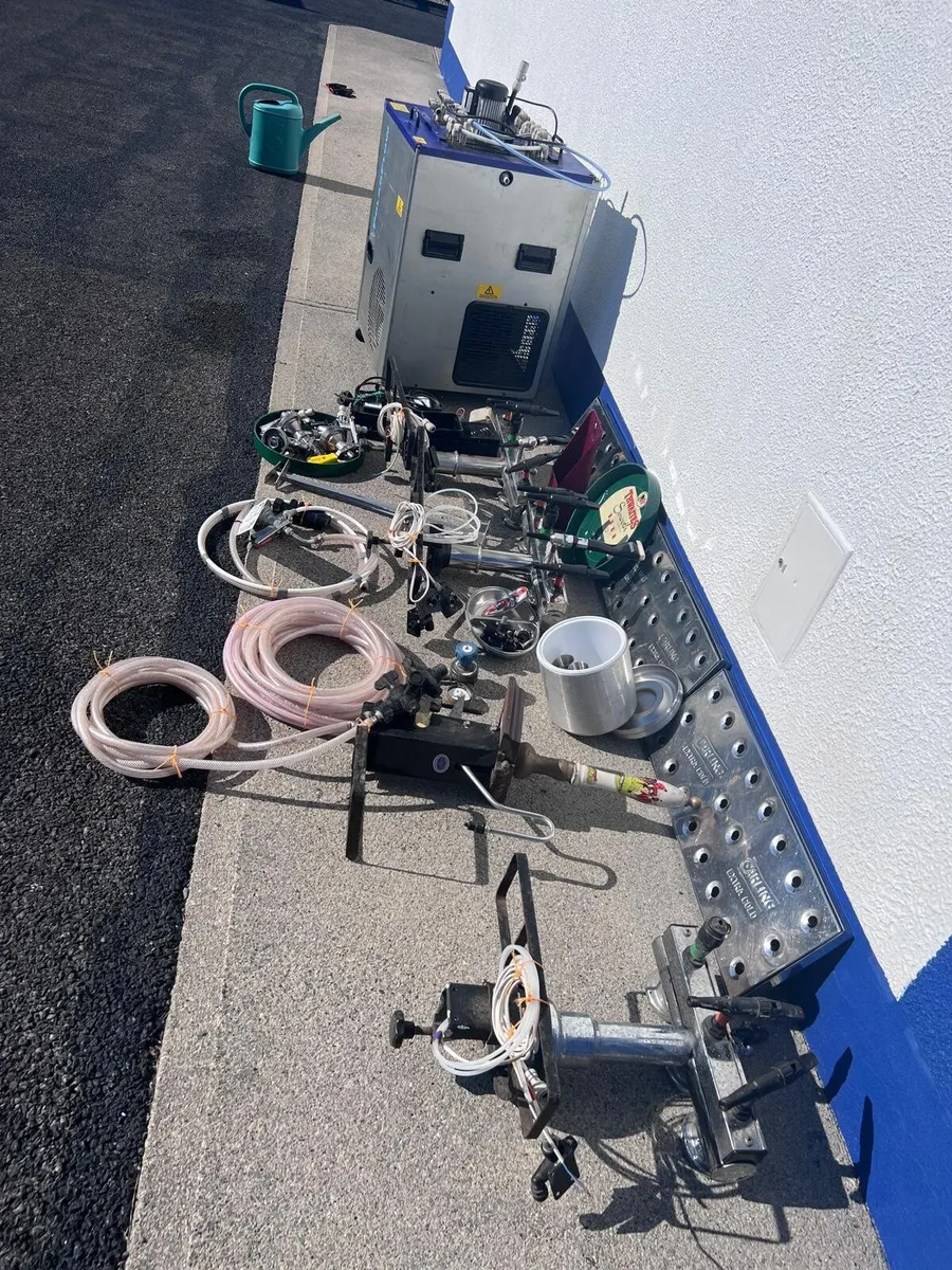 Bar equipment - Image 1