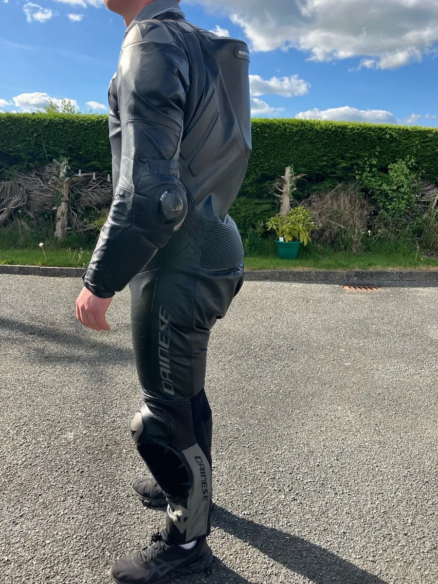Dainese Mens one piece leather motorcycle suit - Image 4