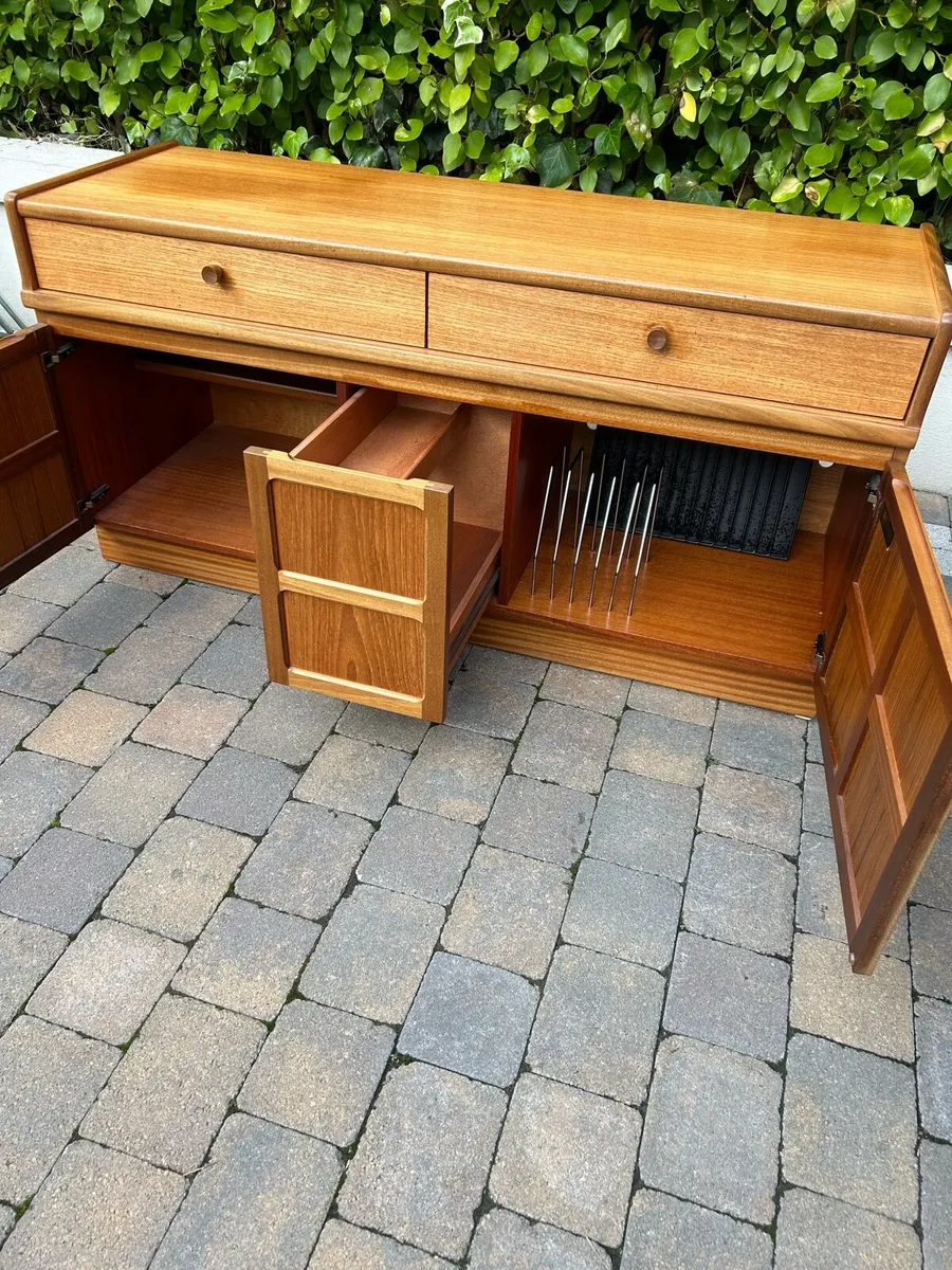 Nathan mid century sideboard media unit - Image 2